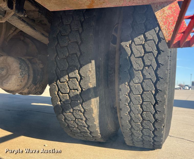 image for item EL5702 2015 International 7300 winch truck