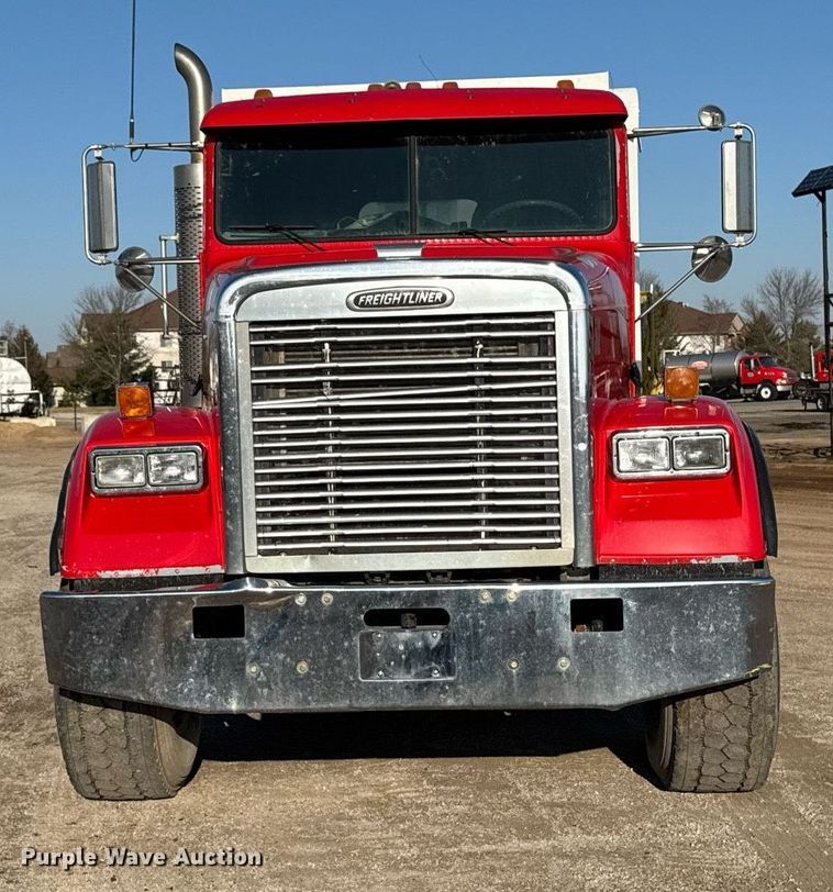 image for item EM3744 2003 Freightliner FLD120SD Classic dump truck