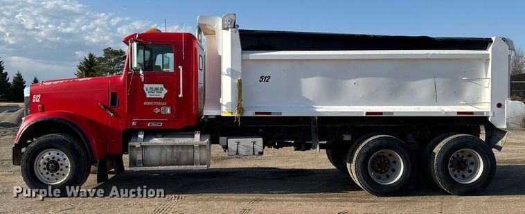 image for item EM3744 2003 Freightliner FLD120SD Classic dump truck