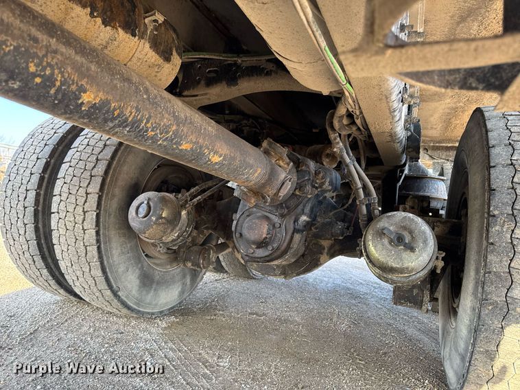 image for item EM3744 2003 Freightliner FLD120SD Classic dump truck