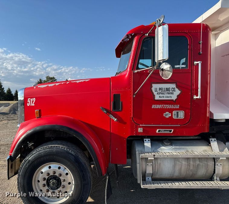 image for item EM3744 2003 Freightliner FLD120SD Classic dump truck