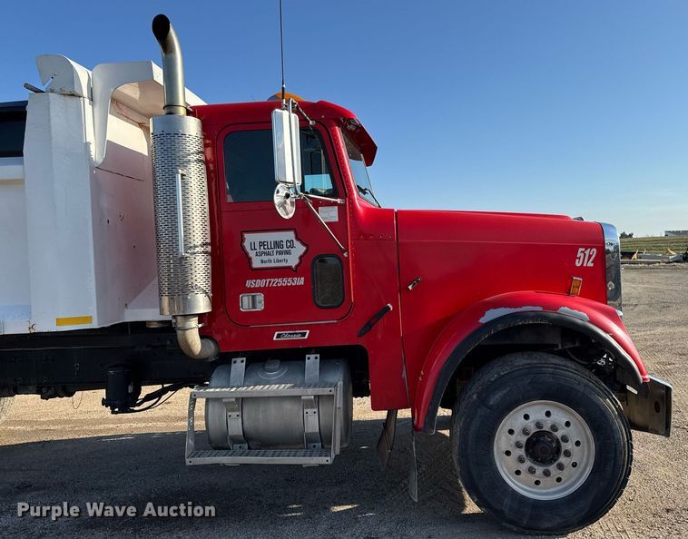 image for item EM3744 2003 Freightliner FLD120SD Classic dump truck