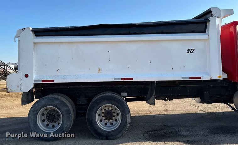 image for item EM3744 2003 Freightliner FLD120SD Classic dump truck