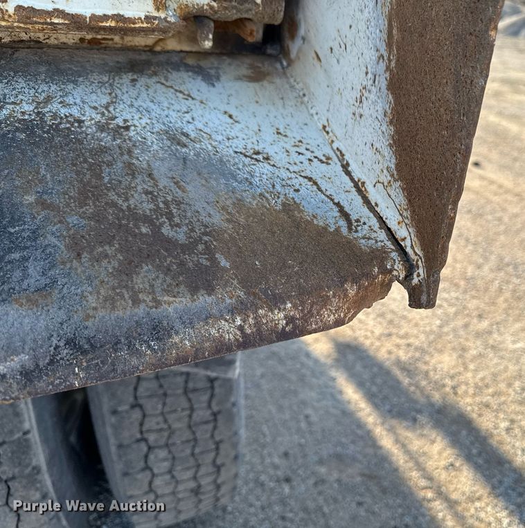 image for item EM3744 2003 Freightliner FLD120SD Classic dump truck