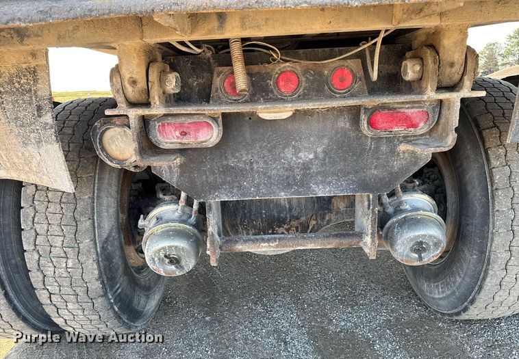 image for item EM3744 2003 Freightliner FLD120SD Classic dump truck