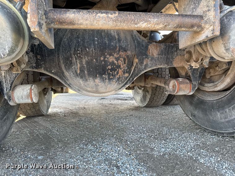 image for item EM3744 2003 Freightliner FLD120SD Classic dump truck