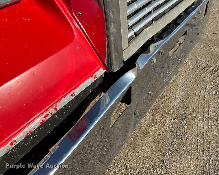 image for item EM3744 2003 Freightliner FLD120SD Classic dump truck