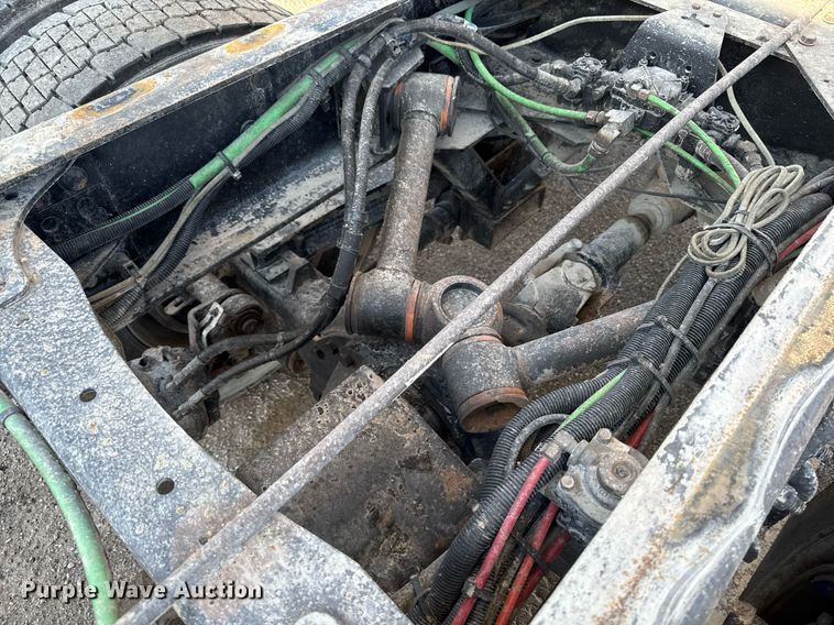 image for item EM3744 2003 Freightliner FLD120SD Classic dump truck