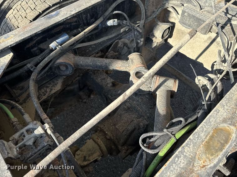 image for item EM3744 2003 Freightliner FLD120SD Classic dump truck