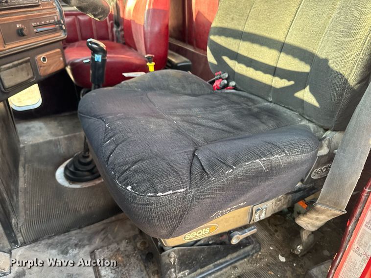 image for item EM3744 2003 Freightliner FLD120SD Classic dump truck