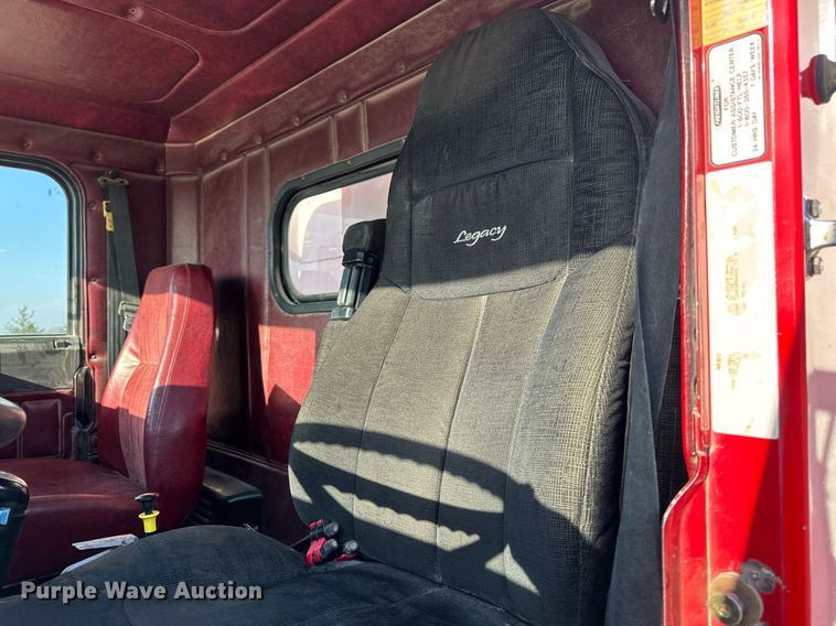 image for item EM3744 2003 Freightliner FLD120SD Classic dump truck