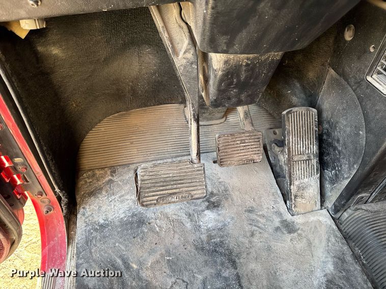 image for item EM3744 2003 Freightliner FLD120SD Classic dump truck