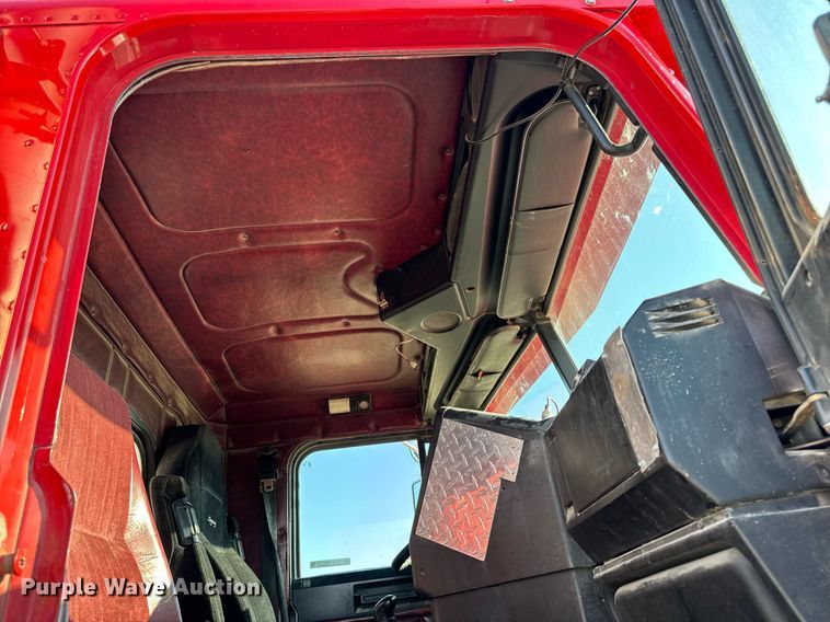 image for item EM3744 2003 Freightliner FLD120SD Classic dump truck