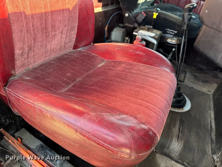 image for item EM3744 2003 Freightliner FLD120SD Classic dump truck