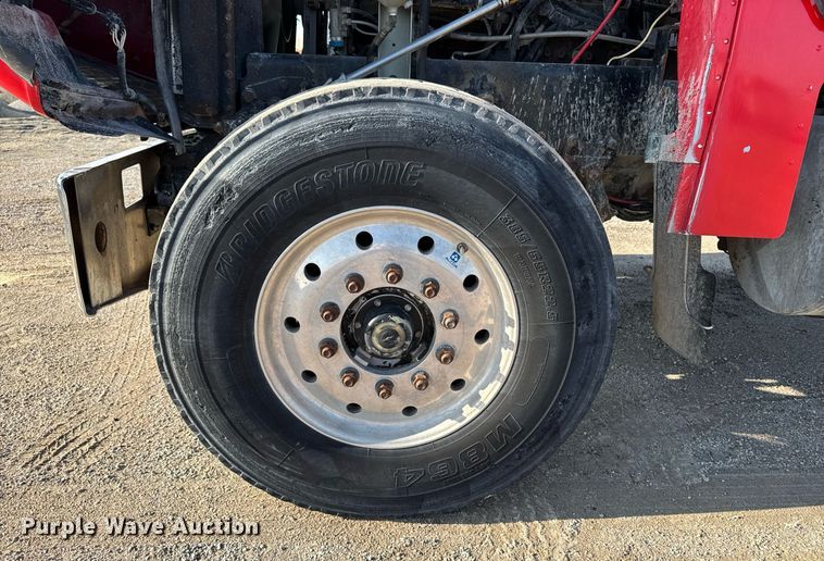 image for item EM3744 2003 Freightliner FLD120SD Classic dump truck