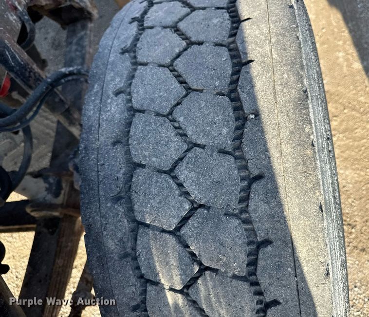 image for item EM3744 2003 Freightliner FLD120SD Classic dump truck