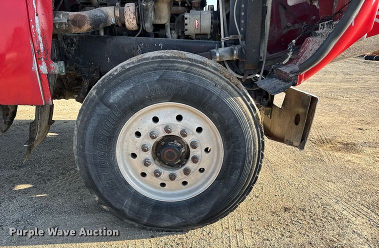 image for item EM3744 2003 Freightliner FLD120SD Classic dump truck