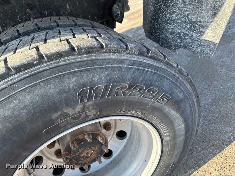 image for item EM3744 2003 Freightliner FLD120SD Classic dump truck