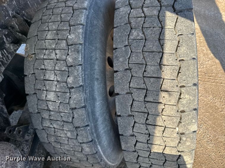 image for item EM3744 2003 Freightliner FLD120SD Classic dump truck