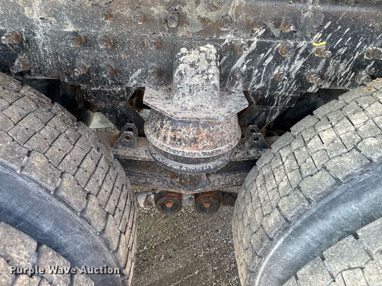 image for item EM3744 2003 Freightliner FLD120SD Classic dump truck