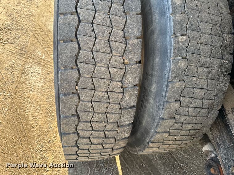 image for item EM3744 2003 Freightliner FLD120SD Classic dump truck