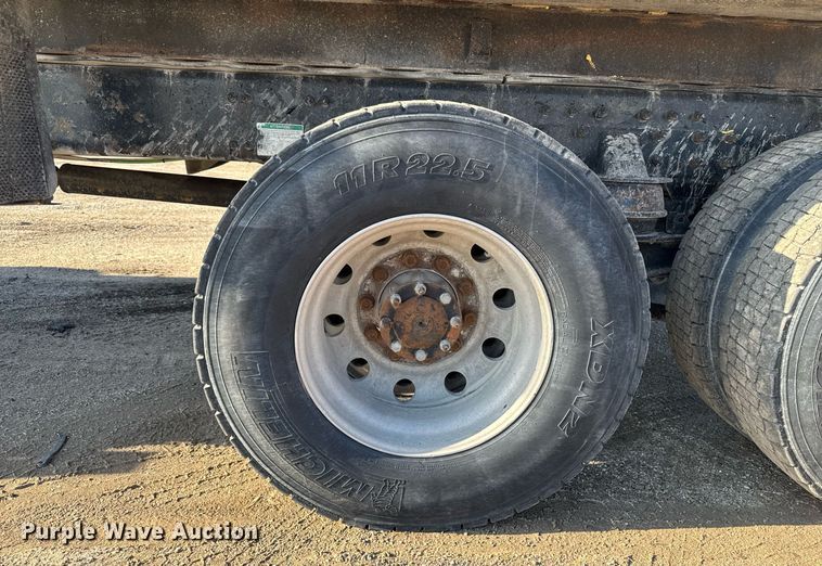 image for item EM3744 2003 Freightliner FLD120SD Classic dump truck