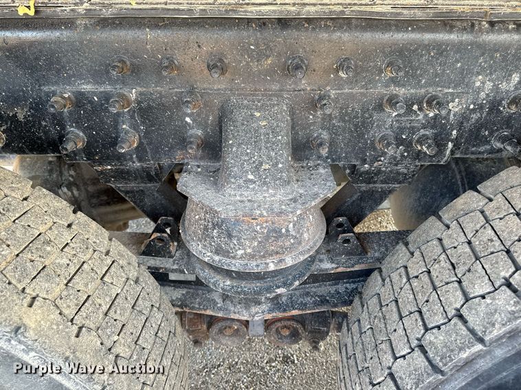 image for item EM3744 2003 Freightliner FLD120SD Classic dump truck