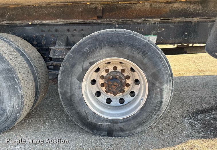 image for item EM3744 2003 Freightliner FLD120SD Classic dump truck