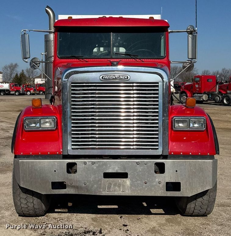 image for item EM3745 2003 Freightliner FLD120SD Classic dump truck