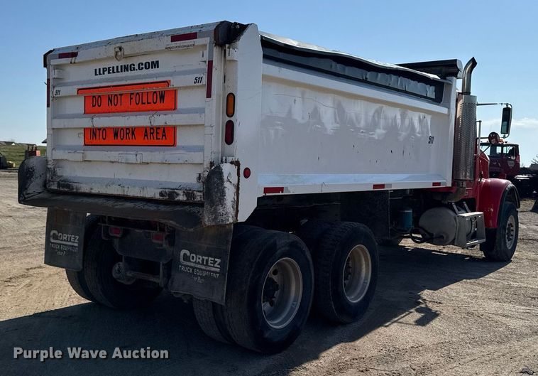 image for item EM3745 2003 Freightliner FLD120SD Classic dump truck