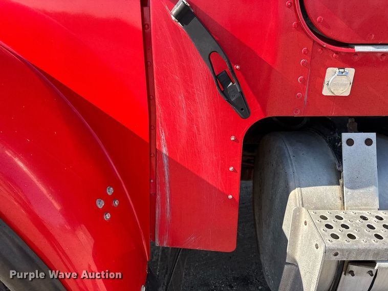 image for item EM3745 2003 Freightliner FLD120SD Classic dump truck