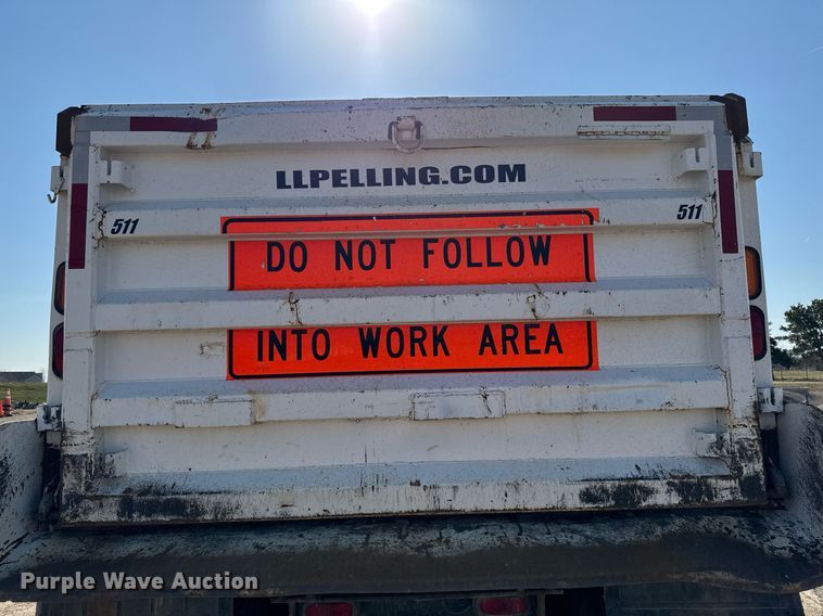 image for item EM3745 2003 Freightliner FLD120SD Classic dump truck