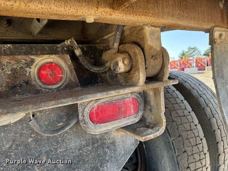 image for item EM3745 2003 Freightliner FLD120SD Classic dump truck