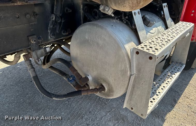 image for item EM3745 2003 Freightliner FLD120SD Classic dump truck