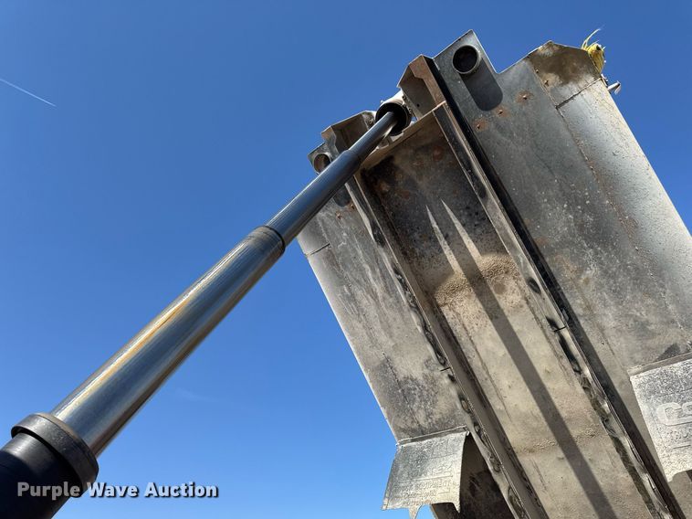 image for item EM3745 2003 Freightliner FLD120SD Classic dump truck