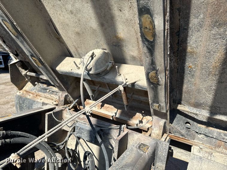 image for item EM3745 2003 Freightliner FLD120SD Classic dump truck