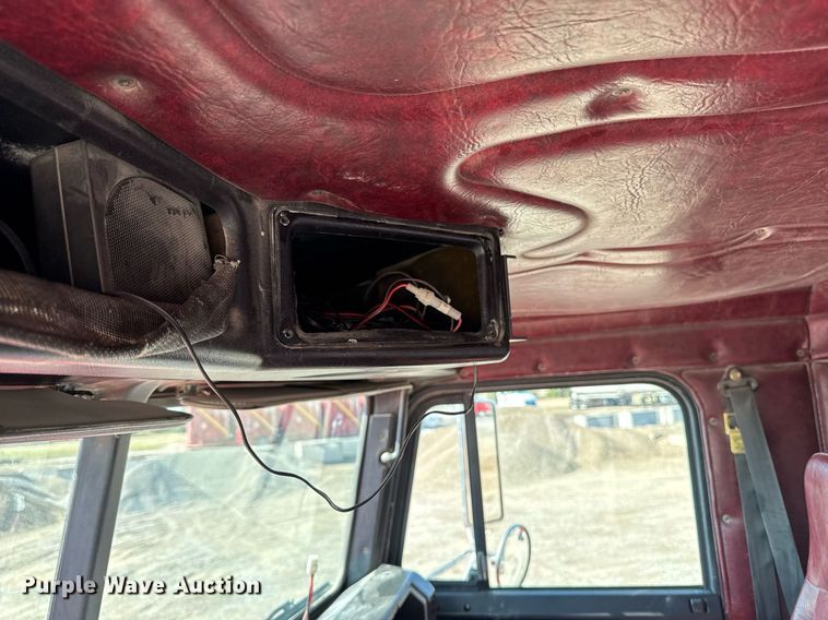 image for item EM3745 2003 Freightliner FLD120SD Classic dump truck