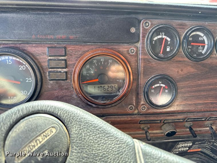 image for item EM3745 2003 Freightliner FLD120SD Classic dump truck