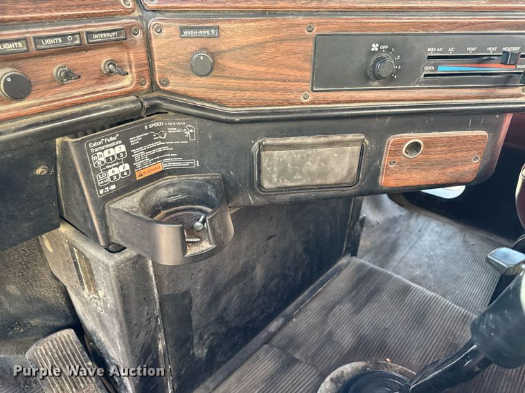 image for item EM3745 2003 Freightliner FLD120SD Classic dump truck