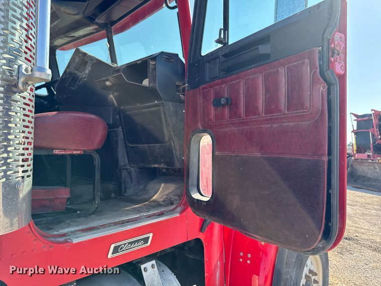 image for item EM3745 2003 Freightliner FLD120SD Classic dump truck