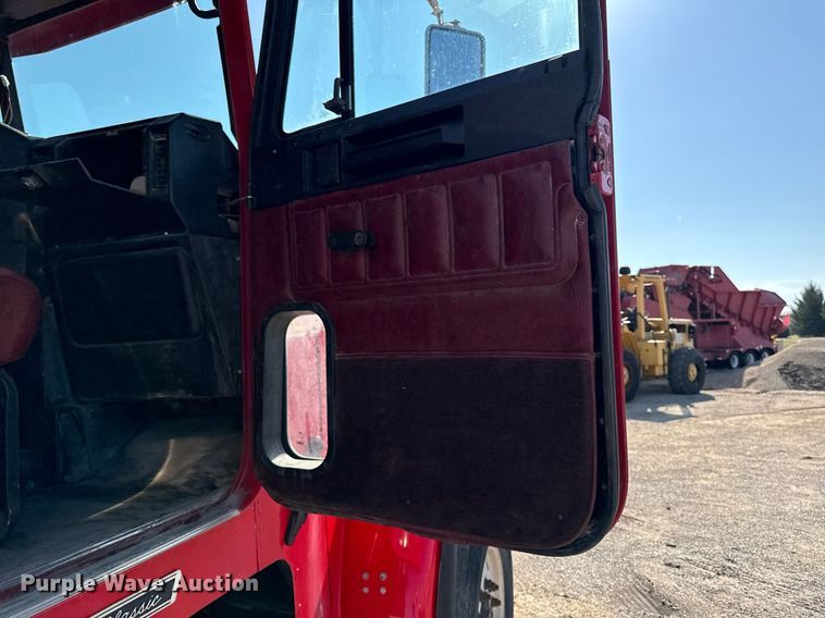 image for item EM3745 2003 Freightliner FLD120SD Classic dump truck