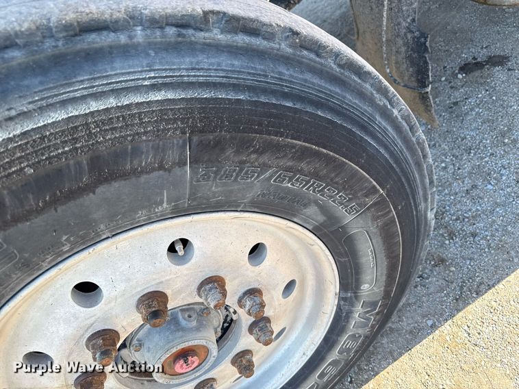 image for item EM3745 2003 Freightliner FLD120SD Classic dump truck