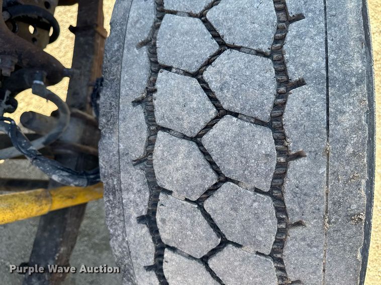 image for item EM3745 2003 Freightliner FLD120SD Classic dump truck