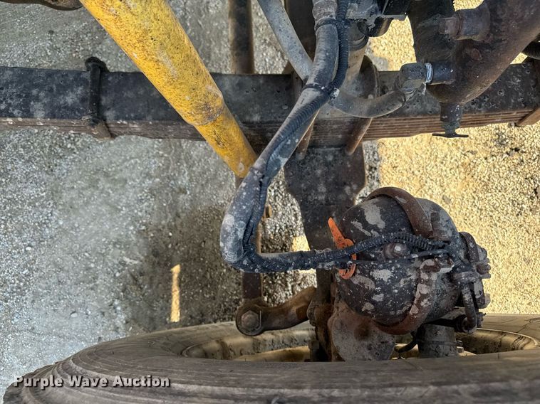 image for item EM3745 2003 Freightliner FLD120SD Classic dump truck