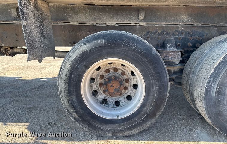 image for item EM3745 2003 Freightliner FLD120SD Classic dump truck