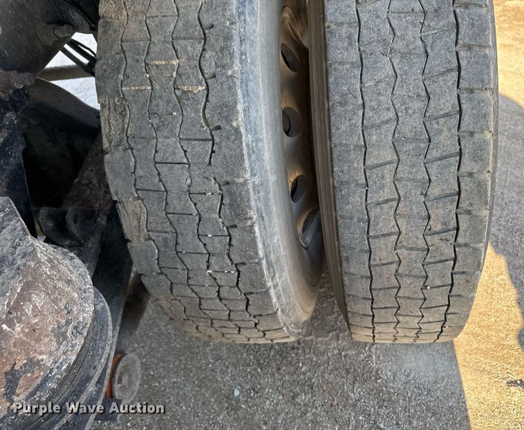 image for item EM3745 2003 Freightliner FLD120SD Classic dump truck