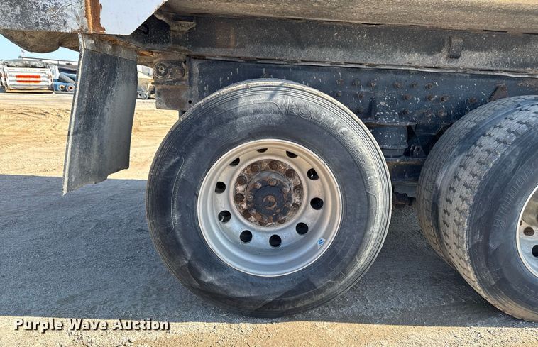 image for item EM3745 2003 Freightliner FLD120SD Classic dump truck