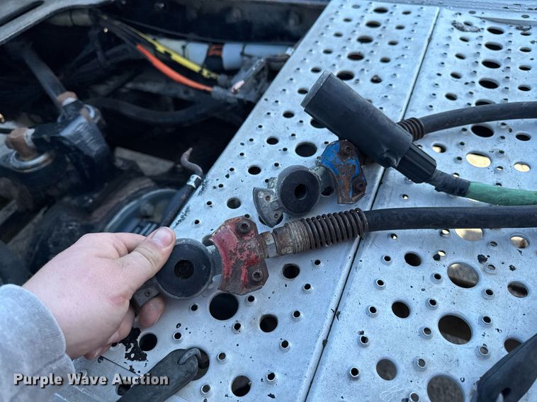 image for item EM3746 2000 Kenworth T800 semi truck