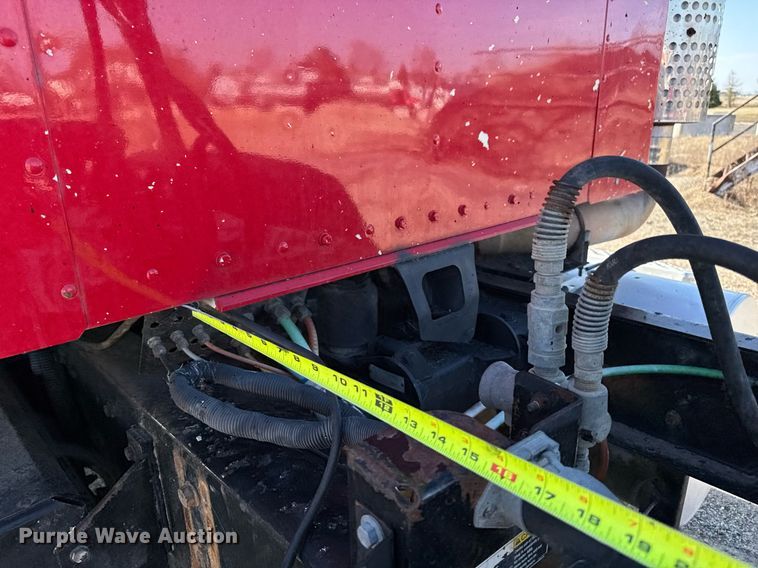 image for item EM3746 2000 Kenworth T800 semi truck