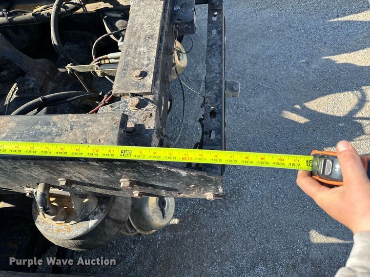 image for item EM3746 2000 Kenworth T800 semi truck